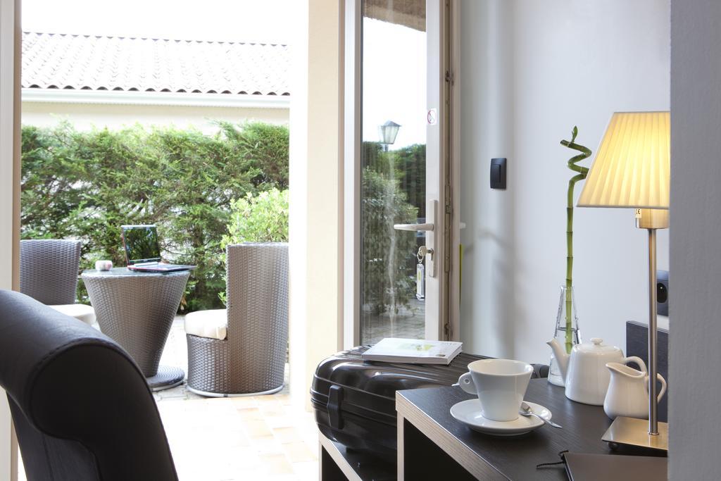 Contact Hotels Les Pierres Dorees Amberieux d'Azergues Room photo