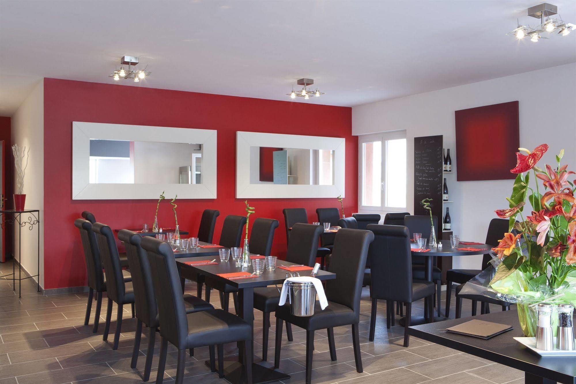 Contact Hotels Les Pierres Dorees Amberieux d'Azergues Exterior photo